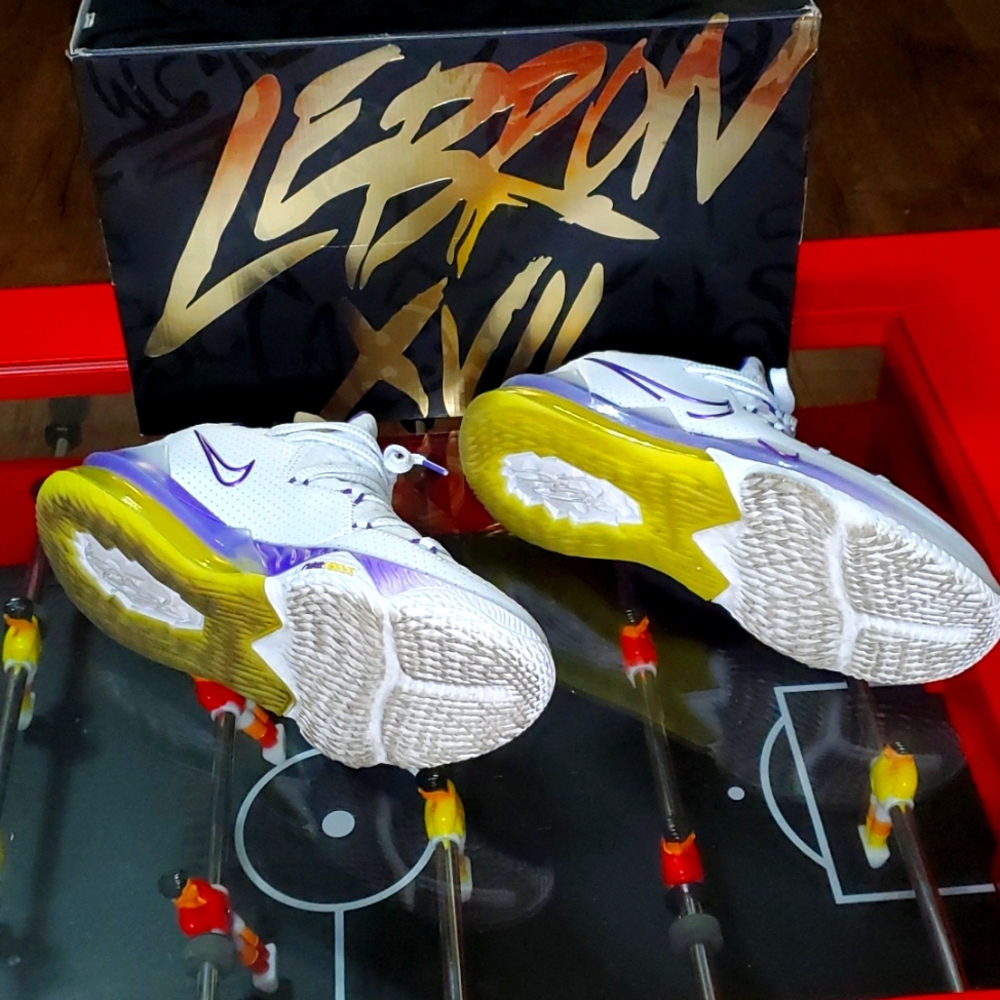 Lebron XVll low - Picture 6 of 7